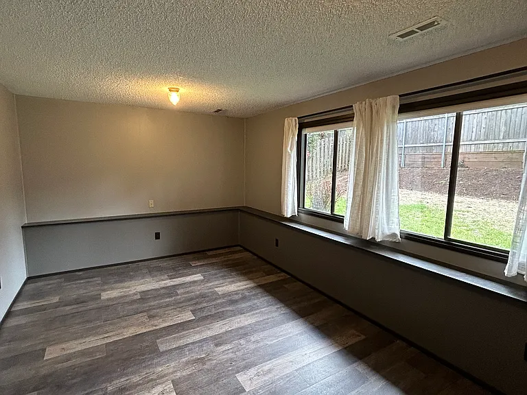 6403 NW Cherry St — Photo 27