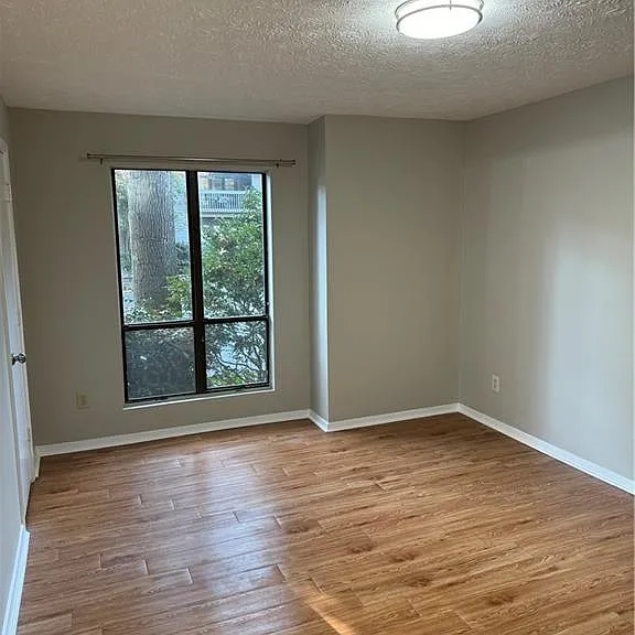 1413 Tuxworth Cir — Photo 11