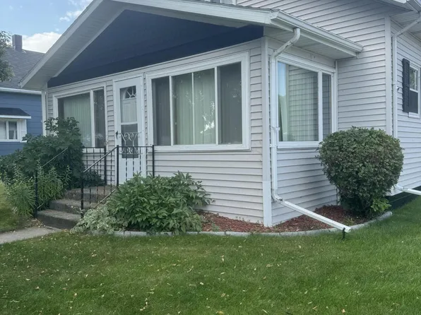 212 2nd St N, Wilton, ND 58579