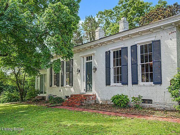 3rd image of 3606 College Dr
