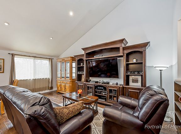 2nd image of 3S406 Twin Pines Dr