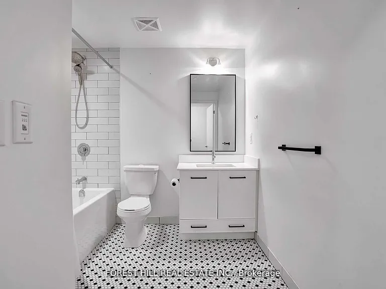 899 Queen St E #202 — Photo 11