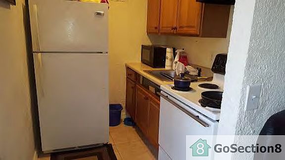 2nd image of 709 W 6th St