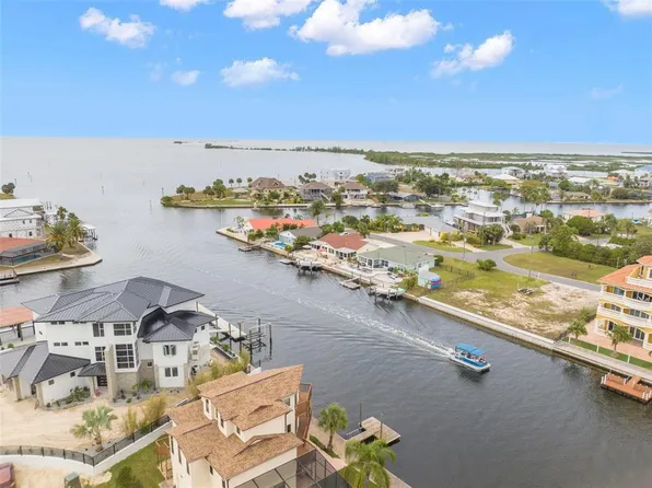 3194 Gulf Coast Dr, Hernando Beach, FL 34607