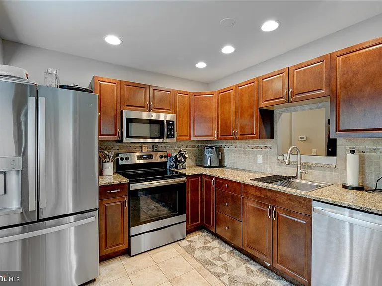 1519 Manor View Rd — Photo 10