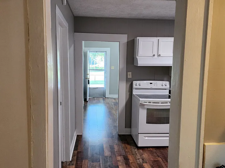743 Rosedale Ave — Photo 15