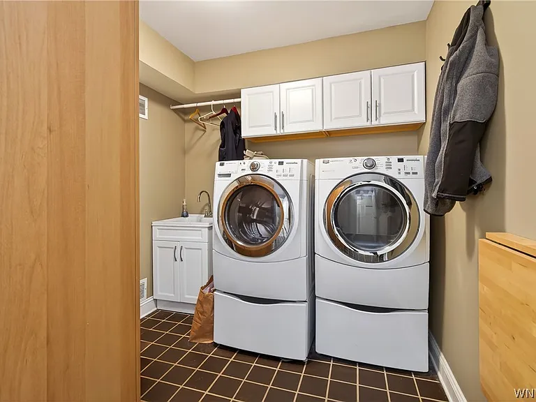 36 Harbour Pointe Cmn — Photo 20