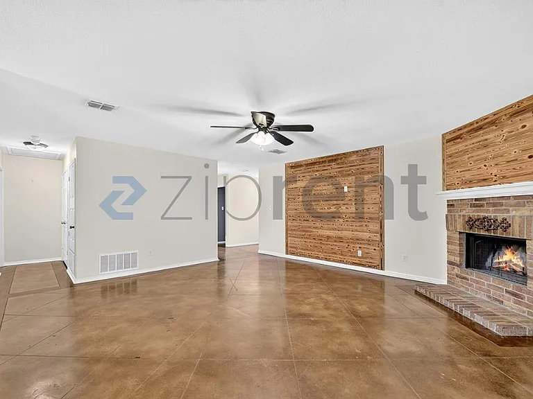 1012 Triple Crown Dr — Photo 14