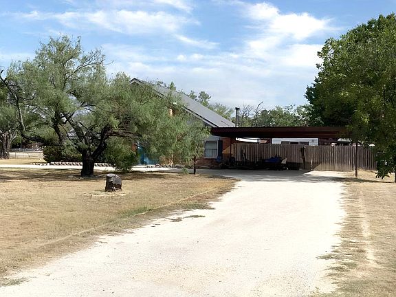 2nd image of 802 Mesquite Dr