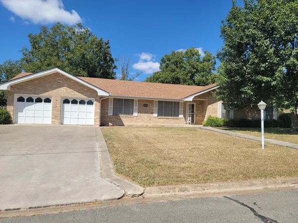 104 Spanish Oak Ln W, Kerrville, TX 78028