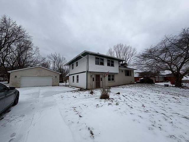 1st image of 10 Fruitland Dr