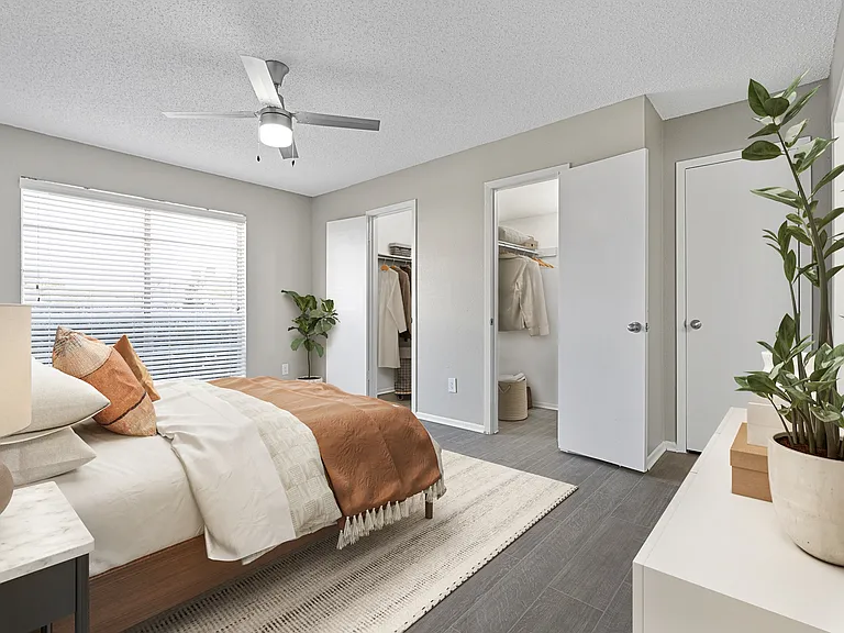 Lexington Apartment Homes