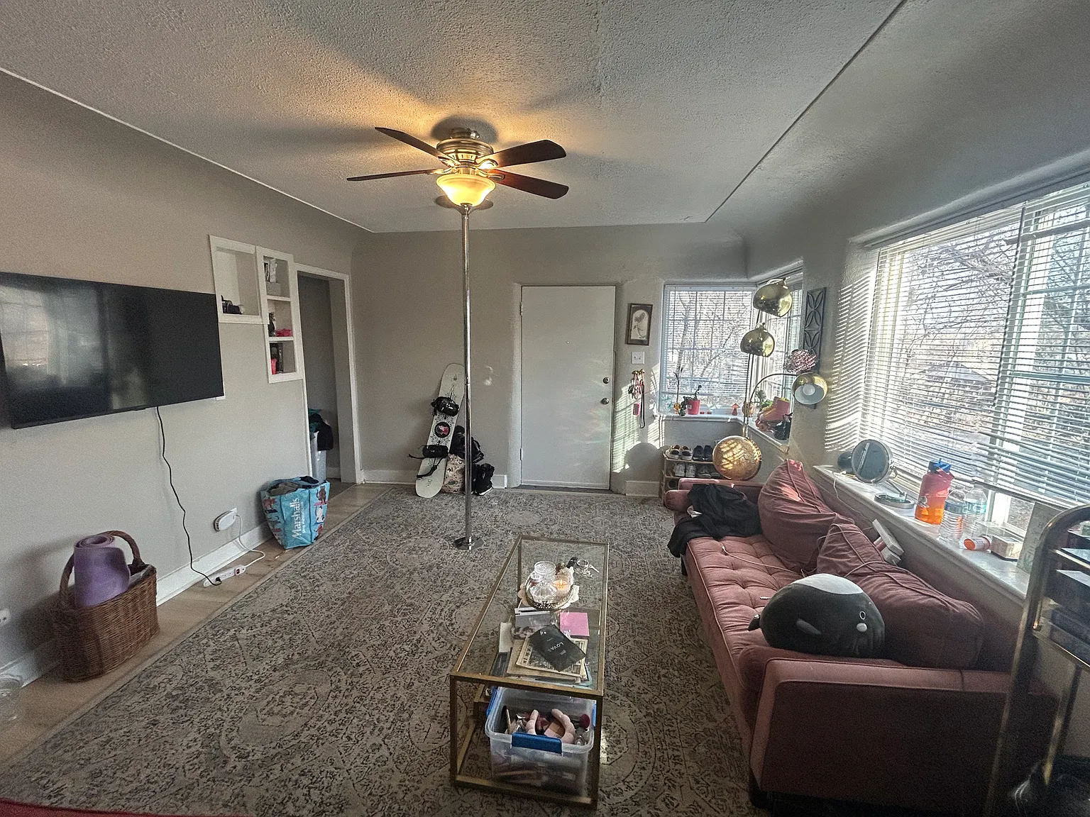 3 bed, 1200 sqft, $725 — Photo 2