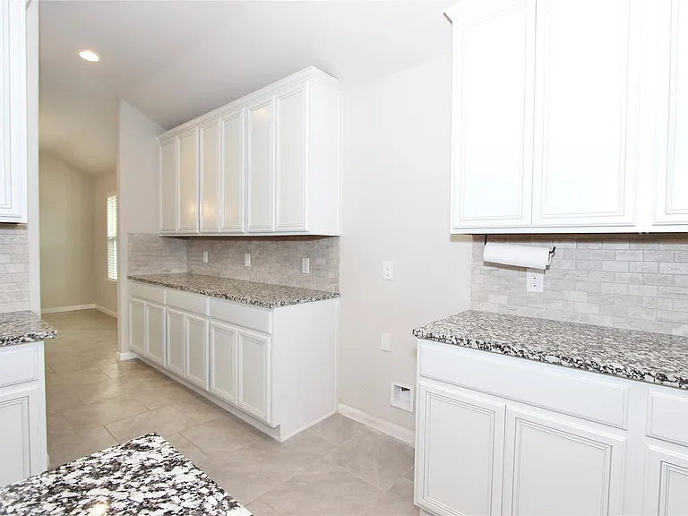 1303 Keaton Ct — Photo 8