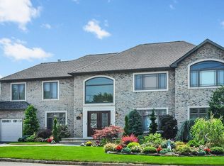54 Lagoon Blvd, Massapequa, NY 11758