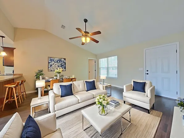 2767 Braswell St, Navarre, FL 32566