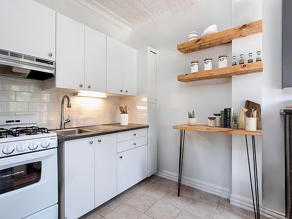 5th image of 210 N Henry St #2