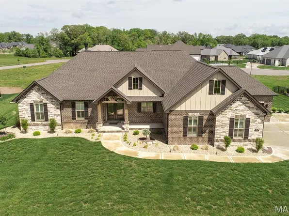 1870 Bethel Ridge Farms Blvd, O'Fallon, IL 62269