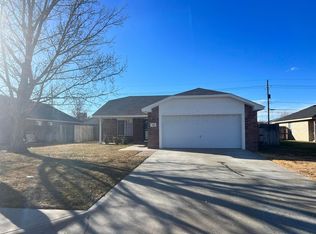722 Pheasant Run Ave, Dumas, TX 79029