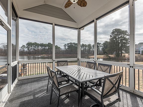 5th image of 1015 Black River Dr