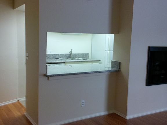 2nd image of 731 S Detroit St APT 204