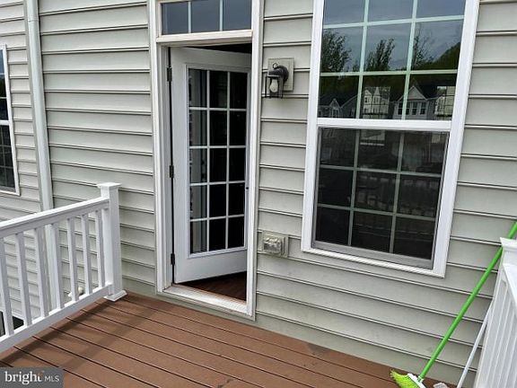 3rd image of 503 Rolling Valley Dr