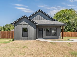 211 Stevens St, Bridgeport, TX 76426