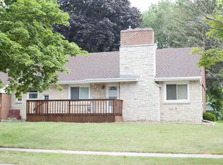 3303 Monroe St, Two Rivers, WI 54241