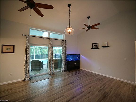 4th image of 1510 SW 52nd Ter