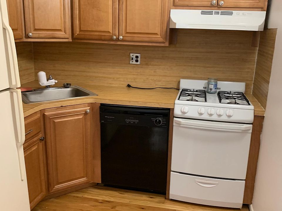 1st image of 170 Twenty Crocheron Ave #103