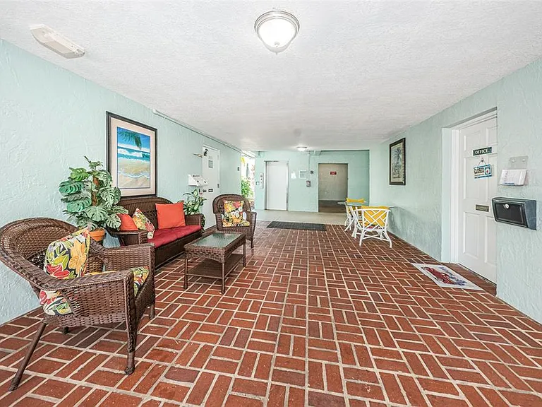 1706 Belleair Forest Dr #322 — Photo 37