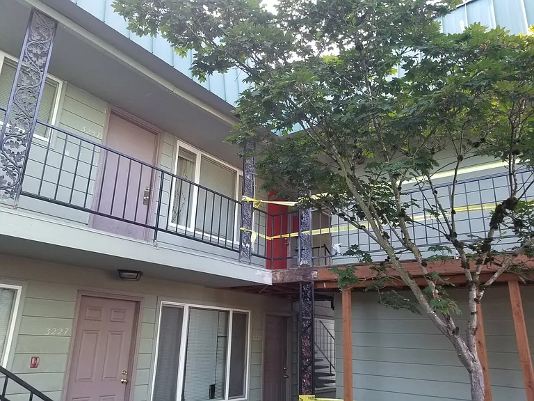 3293 Center St NE — Photo 20