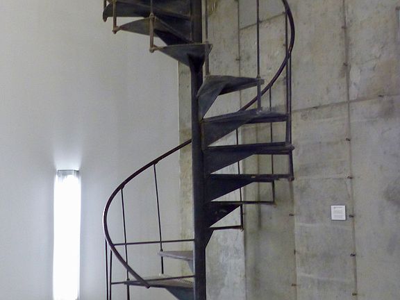 5th image of 115 W 4th St #Penthouse 7