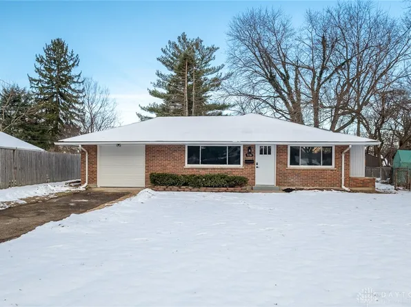 3781 Keswick Ln, Kettering, OH 45439