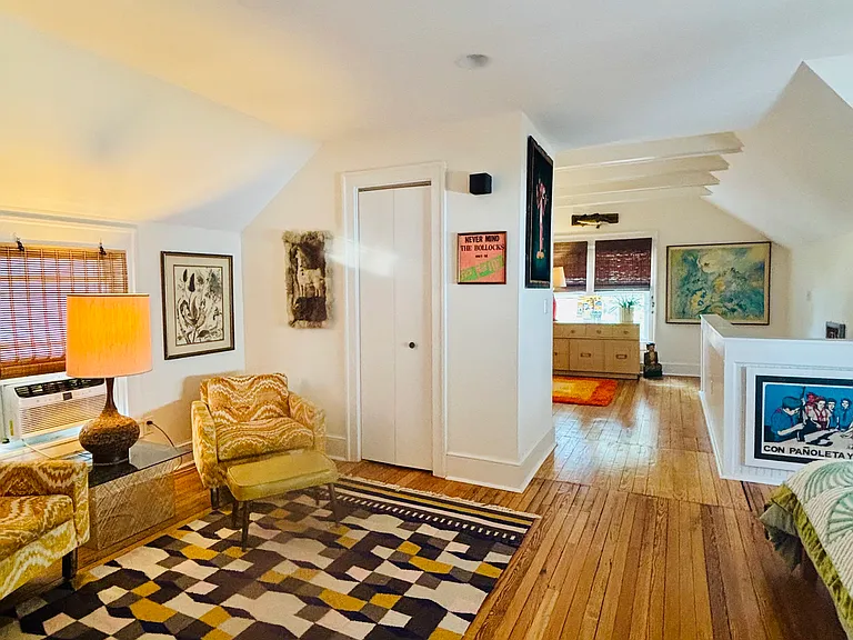 843 College Ave — Photo 21