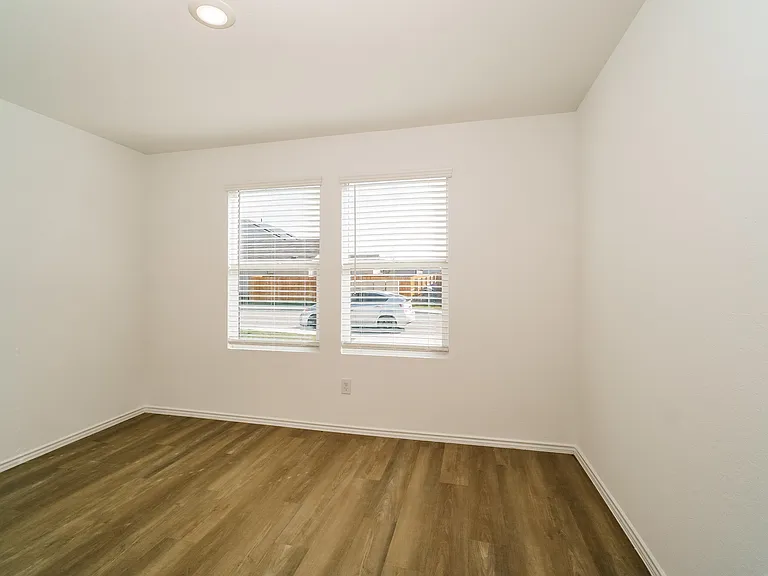 435 Filibusters Trl — Photo 13