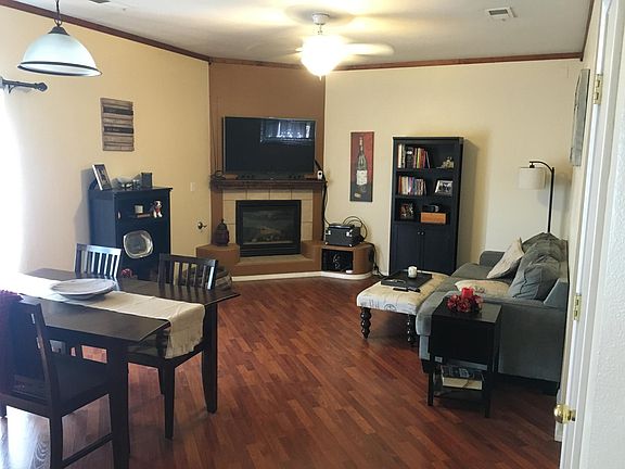 Livingroom with gas fireplace.