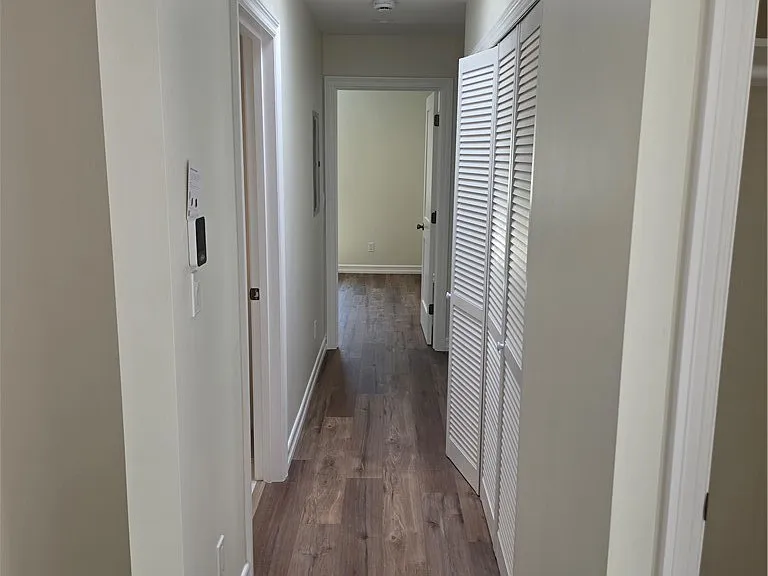 10849 N Swinton Ave — Photo 9