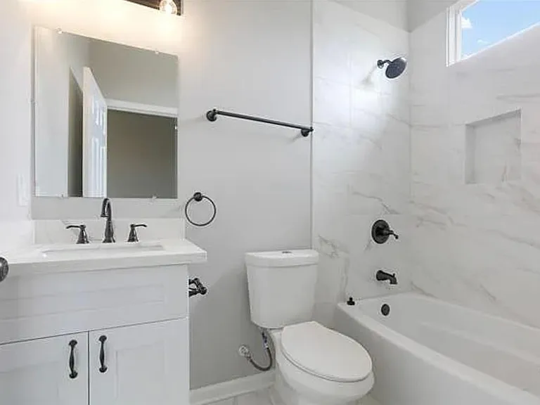 9212 Edinburgh St — Photo 1