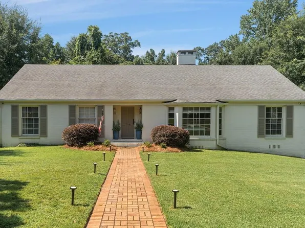 15-715 W 15th St, Laurel, MS 39440