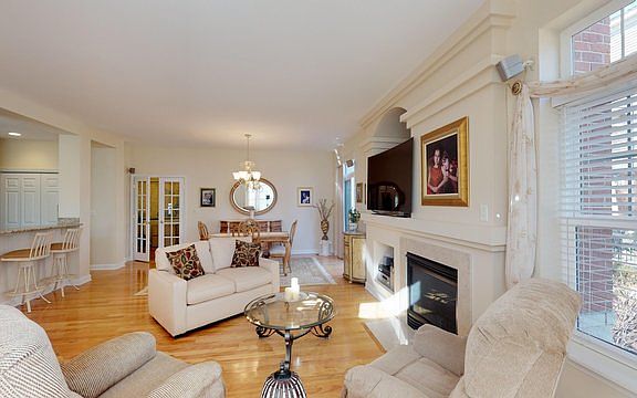 3rd image of 2730 Langley Cir #0