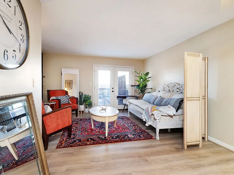 308 Twykingham Pl — Photo 3