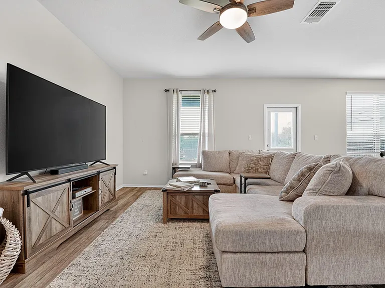712 Black Alder St — Photo 4