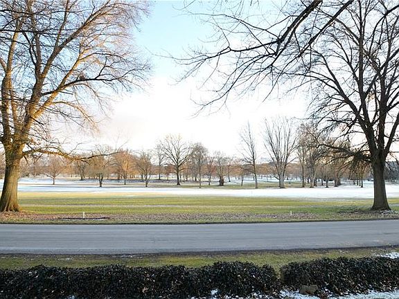 4th image of 155 Country Club Dr