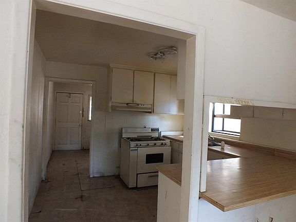 4th image of 4481 E Lamona Ave