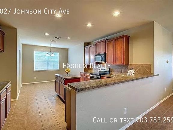 3rd image of 1027 Johnson City Ave
