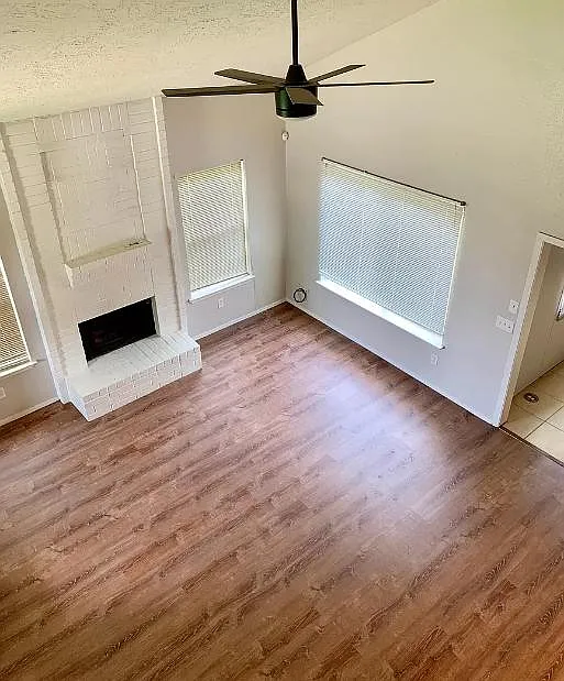 1142 Woodbridge Ave — Photo 3