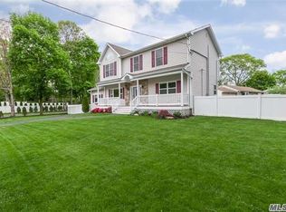 3 Locust St N, Lake Grove, NY 11755