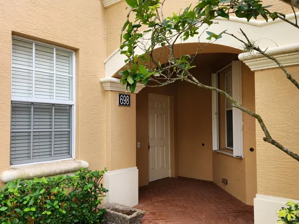 698 SW Glen Crest Way, Stuart, FL 34997