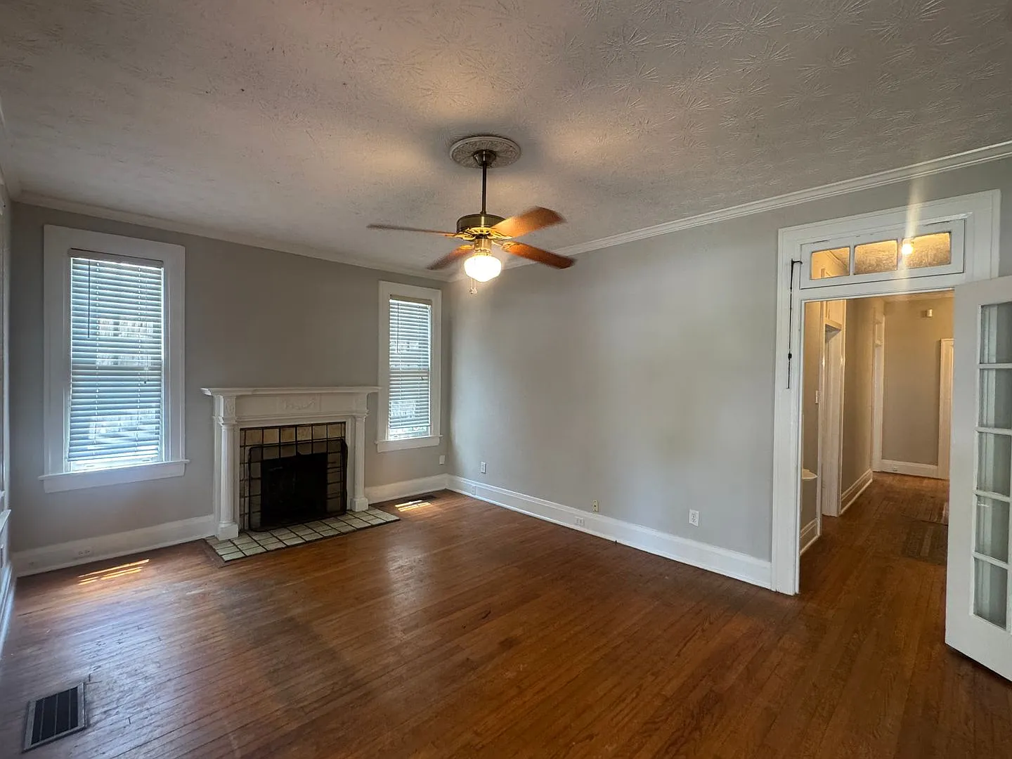 Four Bedrooms in The Garden District — Photo 3
